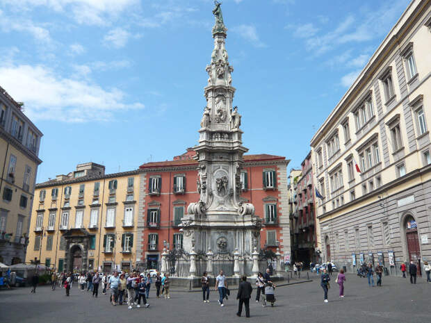 Пьяцца Иисуса - Piazza del Gesu