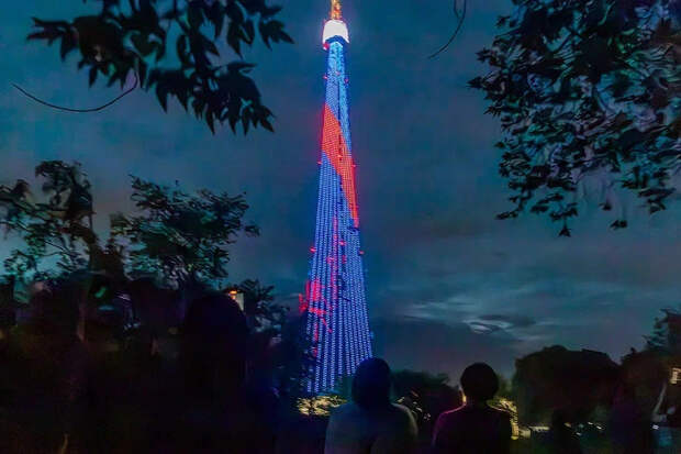 В Новосибирске 1 мая на телебашне засияют «Рабочий и колхозница»