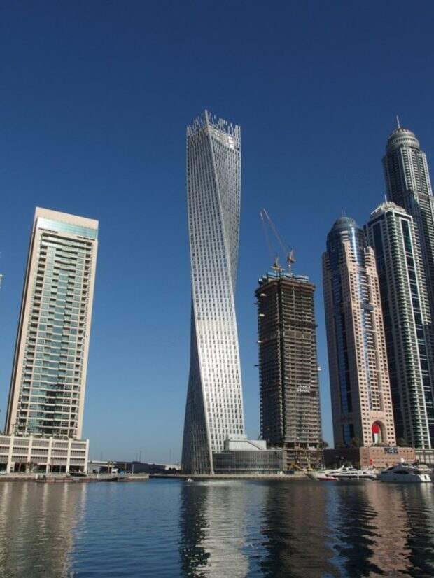 8_cayan-tower