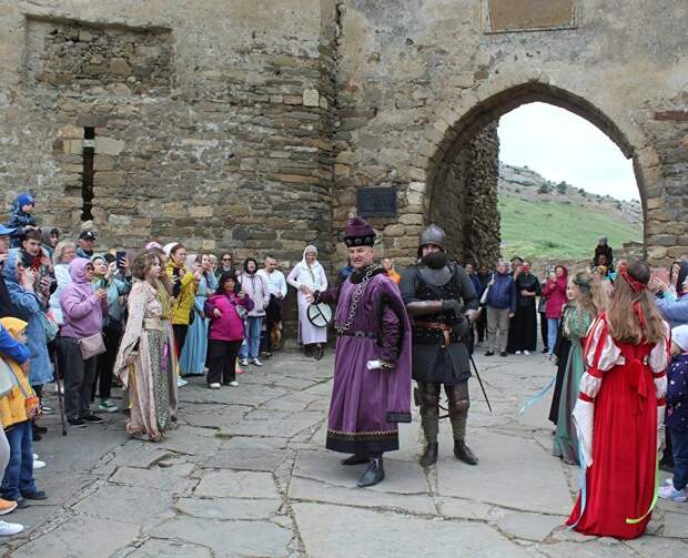Первомай в Судакской крепости: бесплатный вход, ирландские танцы и много музыки