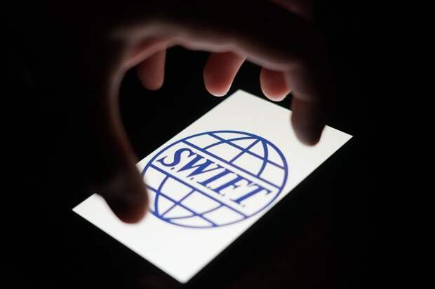 Bloomberg: ЕС хочет отключить от SWIFT более 20 банков РФ в рамках новых санкций