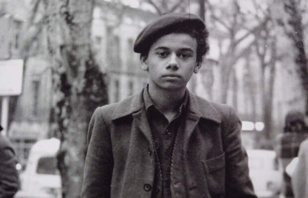 Лубутен окончил художественную школу/ фото: bunddler.com Лубутен окончил художественную школу/ фото: bunddler.com