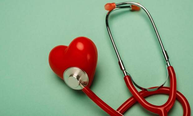 Когда боль в груди — признак инфаркта, а когда — другого заболевания: объясняет кардиолог