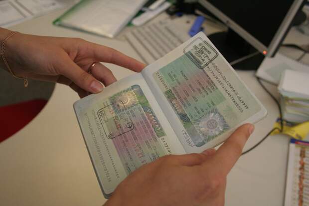Канада обещает ввести безвизовый режим для Болгарии и Румынии