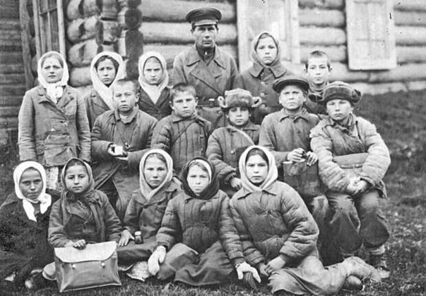 В двадцатых годах, в их второй половине, в стране стабилизировалась ситуация, соответственно положение образовательных учреждений тоже улучшилось / Фото: Twitter В двадцатых годах, в их второй половине, в стране стабилизировалась ситуация, соответственно положение образовательных учреждений тоже улучшилось / Фото: Twitter