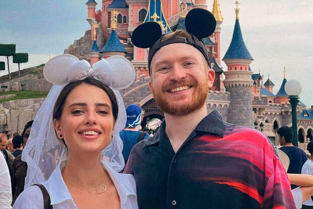 Комик Данила Поперечный заявил, что его пугает стоимость родов в США