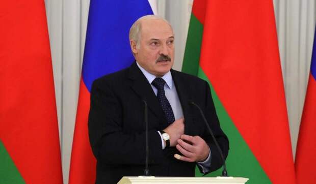 Лукашенко ответил на вопрос о вхождении Белоруссии в состав России: Мы с Путиным достаточно умны