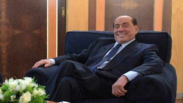 Сильвио Берлускони отказался от участия в выборах президента Италии