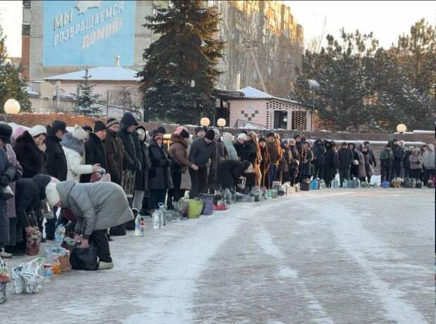 Освещение воды в Свято-Георгиевском соборе Макеевки