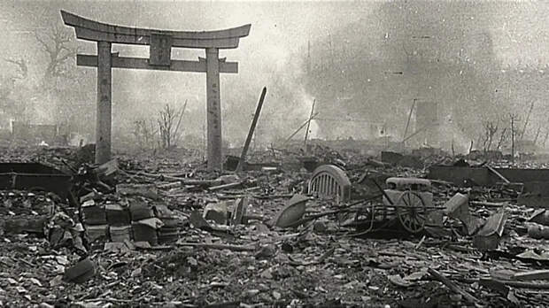 Страшнее Хиросимы и Нагасаки: как американская авиация превратила Японию в одни сплошные пылающие руины