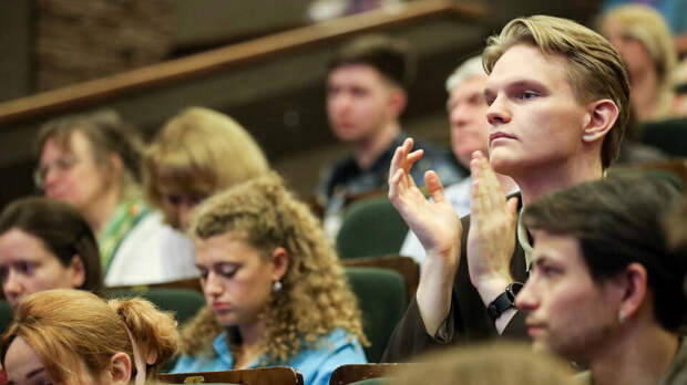 Худрук Театра Гоголя отметил интерес зумеров к искусству