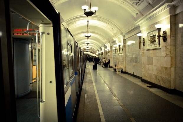 В Москве заработал Wi-Fi еще на двух ветках метро В Москве заработал Wi-Fi еще на двух ветках метро