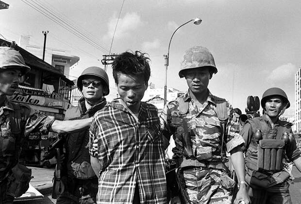 Полевой командир вьетконговцев Нгуен Ван Лем после задержания
