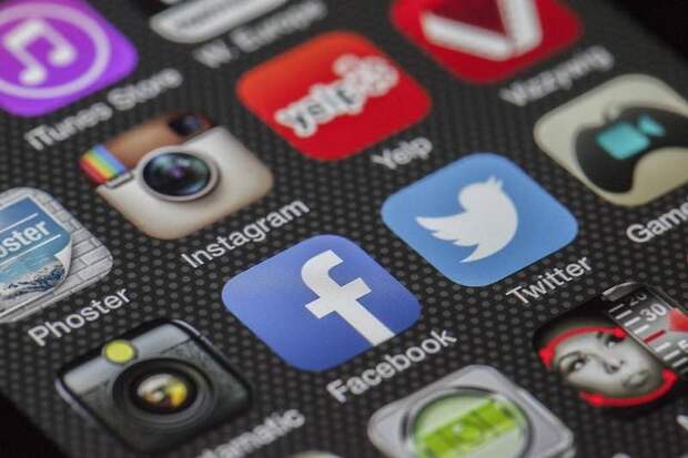 Facebook, Twitter и Instagram удалили десятки аккаунтов граждан РФ Facebook, Twitter и Instagram удалили десятки аккаунтов граждан РФ