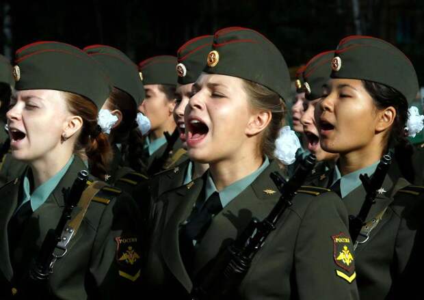 Русские военные первокурсницы 