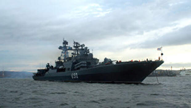 Боевой корабль Северного флота - большой противолодочный корабль (БПК) Адмирал Чабаненко. Архивное фото