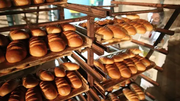 В «Роскачестве» рассказали, как выбирать нарезной батон