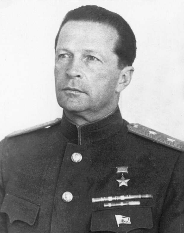 Почему летчик-виртуоз генерал Громов остался в тени легендарного Чкалова
