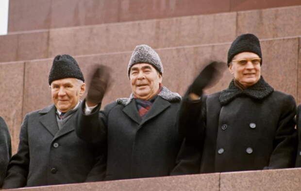 Шапки Гоголь /Фото:amarisclinic.ru