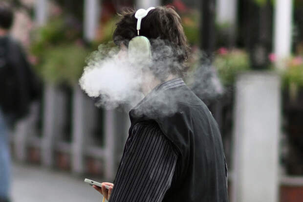 Мантуров: в России будут приняты решения, которые приведут к запрету вейпов