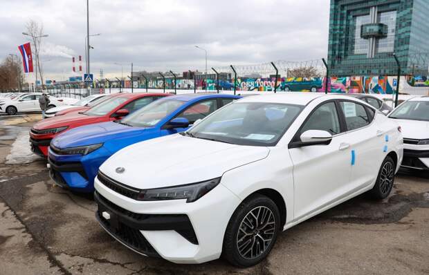 Продажи машин еще одного российского концерна обвалились