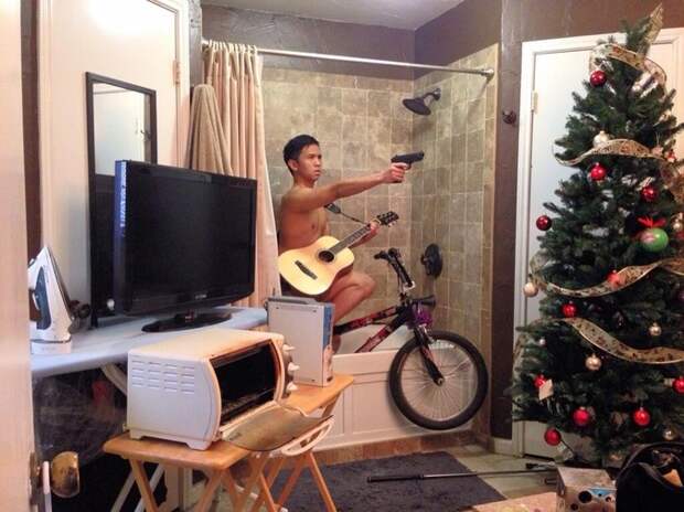 Фотография с конкурса #SelfieOlympics. Его участники пытаются перещеголять друг друга в абсурдности сделанных фотографий