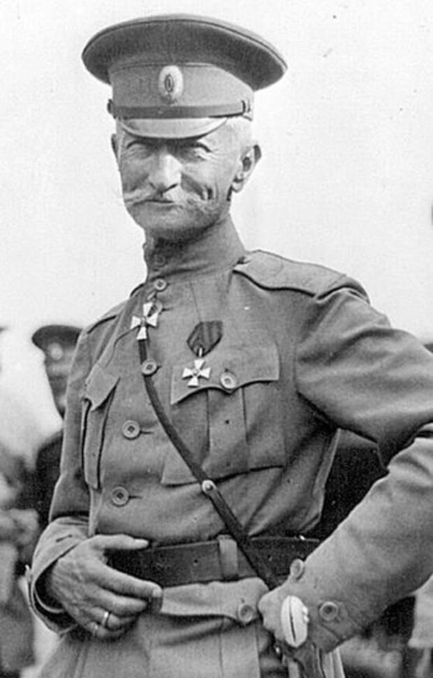 https://upload.wikimedia.org/wikipedia/commons/thumb/3/36/Brusilov_Aleksei_in_1917.jpg/338px-Brusilov_Aleksei_in_1917.jpg