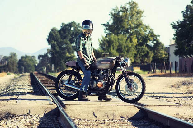 Honda CB550 caferacer by David Jeffers