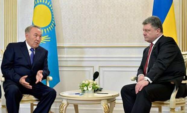 Назарбаев призвал Порошенко поговорить с Путиным тет-а-тет Назарбаев призвал Порошенко поговорить с Путиным тет-а-тет