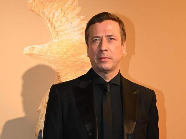 «У Анны новые отношения, она не в России»: Мерзликин о жизни после развода