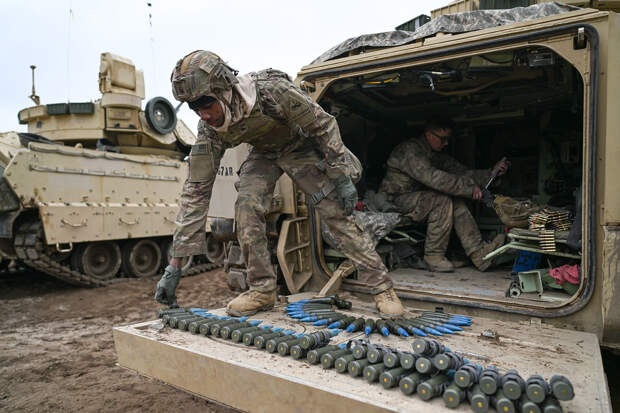 Стало известно об устроенной США стрельбе вблизи российской границы