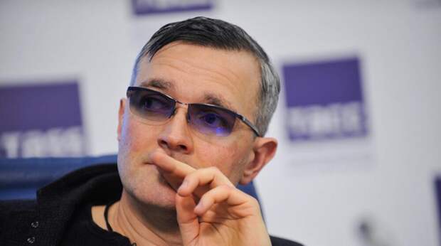 Продюсер Дзюник осудил Бероева за снимки с молодой женой: "Это безнравственно"