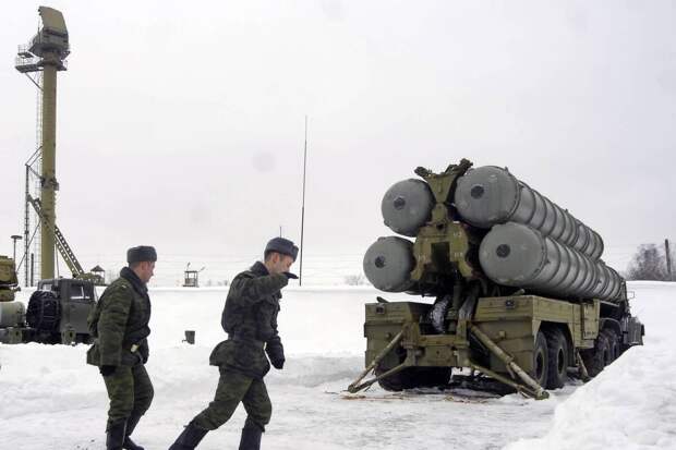 За вечер воскресенья над регионами России сбили более десятка дронов ВСУ