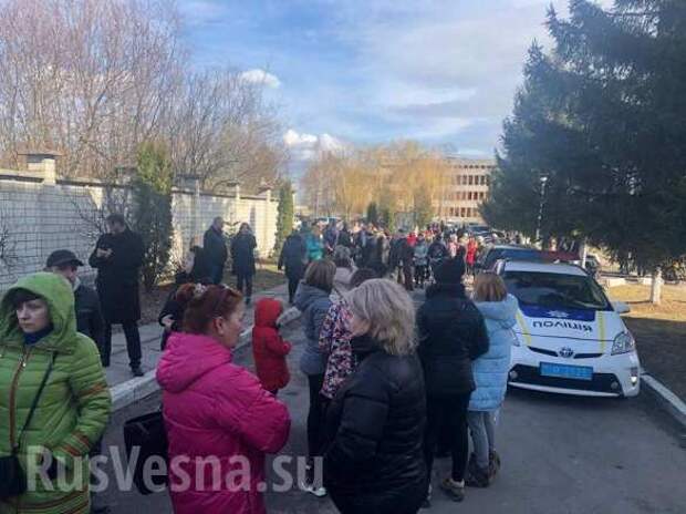 Украинские власти держат в тайне место посадки самолёта с эвакуированными из Уханя из-за массовых протестов