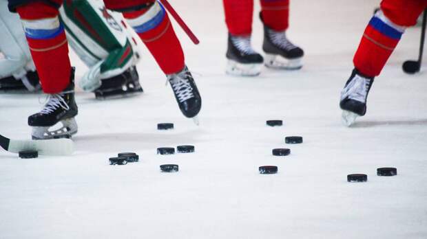 Хоккеисту СКА Зыкову выбили почти все верхние зубы в матче КХЛ с «Ак Барсом»
