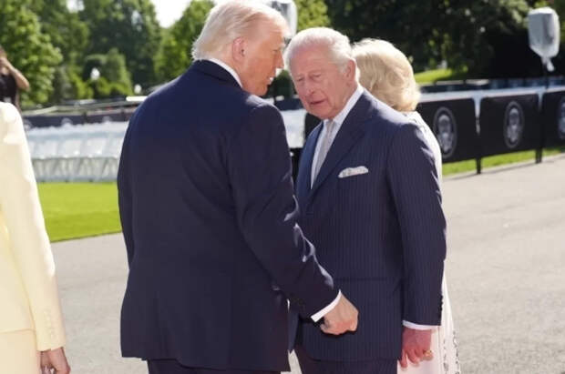 Король Карл III подарил Трампу рынду с утилизированной подлодки