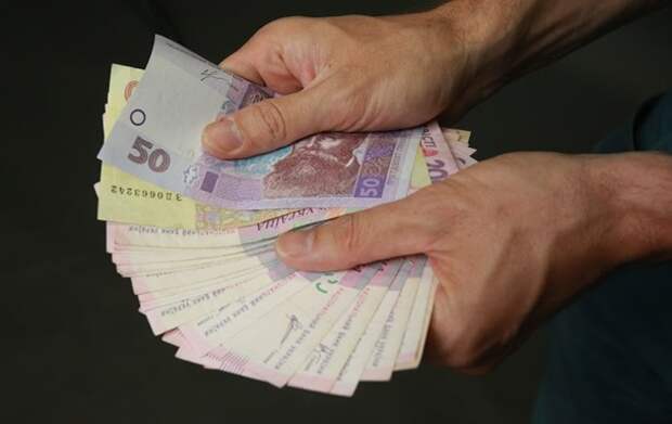 Зарплата в Украине в июне уменьшилась на 5,4% - Госстат Зарплата в Украине в июне уменьшилась на 5,4% - Госстат