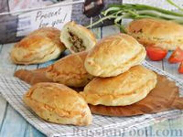Фото к рецепту: Пирожки с мясом (из бездрожжевого теста)