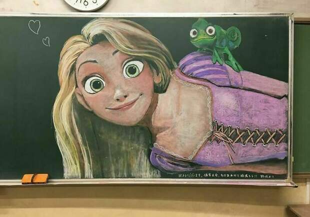 15 потрясающих картин от учителя, который рисует мелом на школьной доске