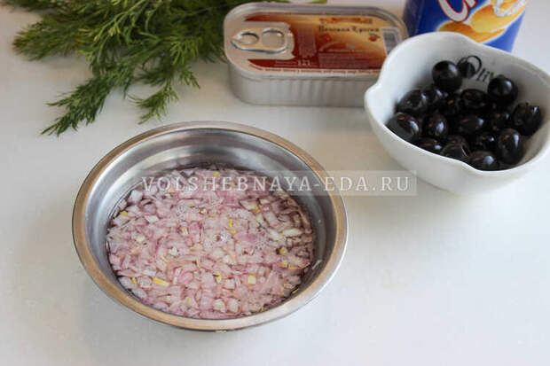 salat podsolnuh s pechenyu treski 1