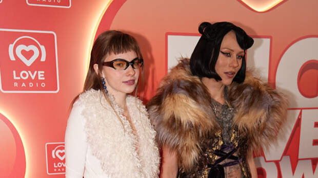 Ложь или тайм-аут? Катя IOWA и Ксения Минаева — о парнях, которые не пишут