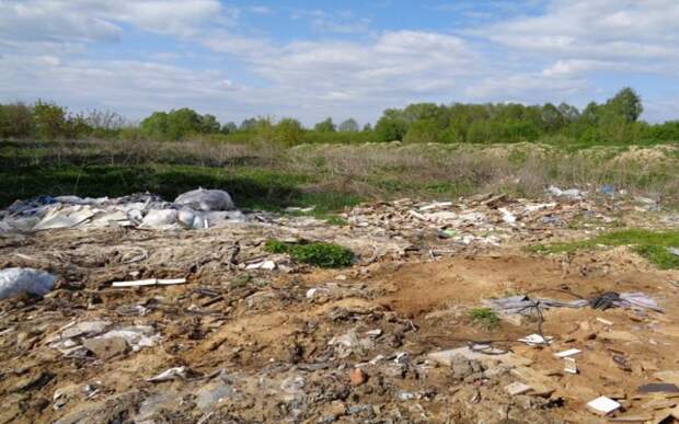 В Спасском районе нашли огромную свалку мусора