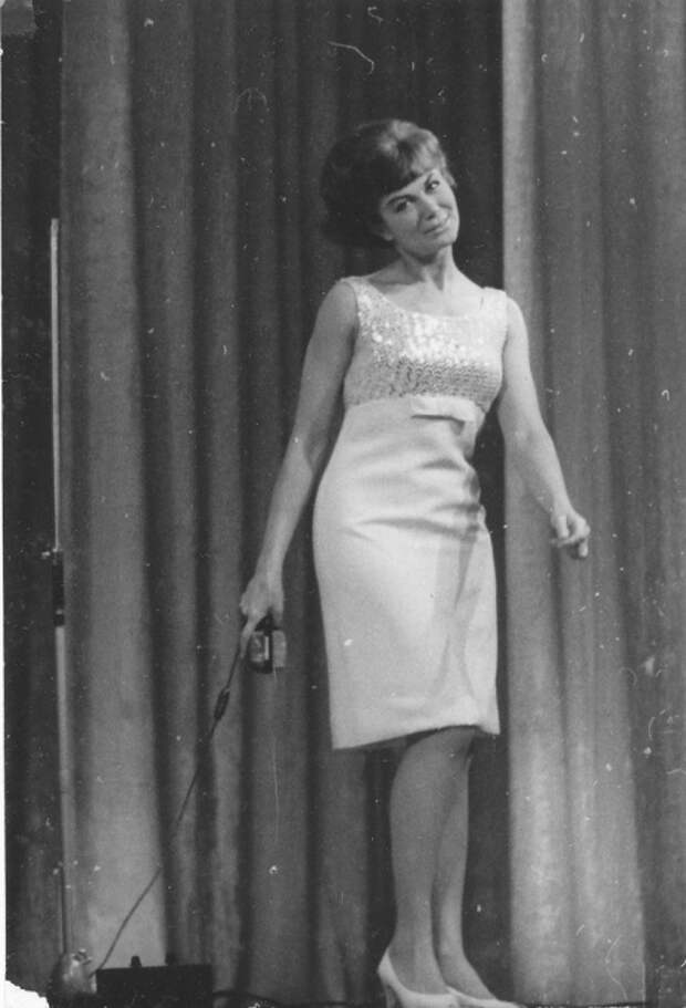 Эдита Пьеха любила платья-футляры. / Фото: edyta.ru Эдита Пьеха любила платья-футляры. / Фото: edyta.ru