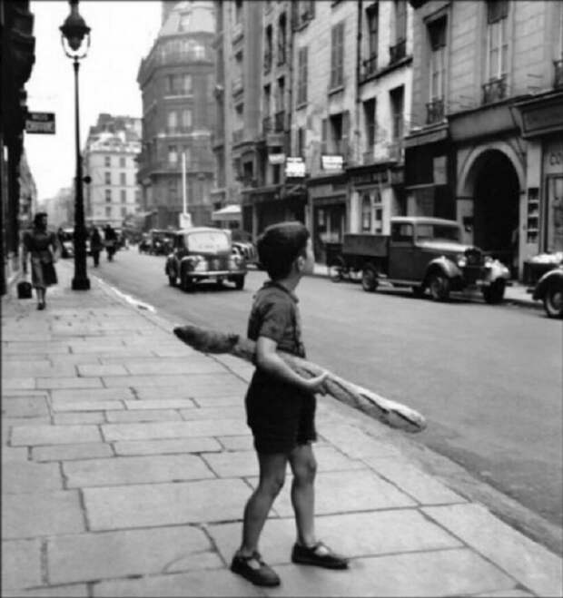 Кто придумал багет, при чем тут Наполеон и как дети Франции когда-то гуляли с багетами