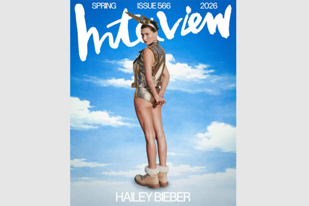 Хейли Бибер в обнажающих ягодицы трусах попала на обложку журнала