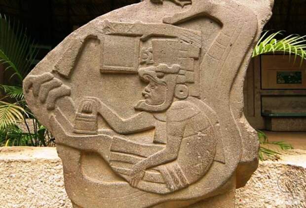 сумочки Кетцалькоатль - божество у Ацтеков и жителей Центральной Америки.