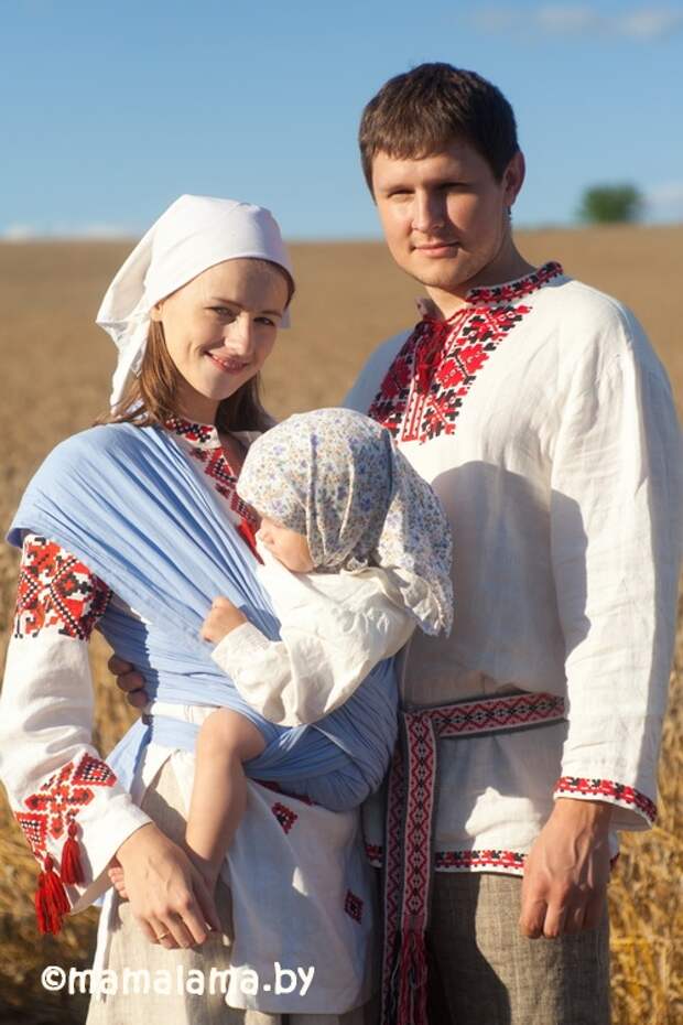 Белорус человек. Белорусская семья в национальных костюмах. Семья белорусов. Фотосессия семейная в национальных костюмах. Белорусы люди.