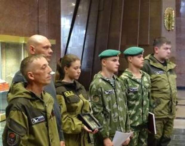 Невьянцы съездили в Москву для передачи «судьбы» бойца родственникам