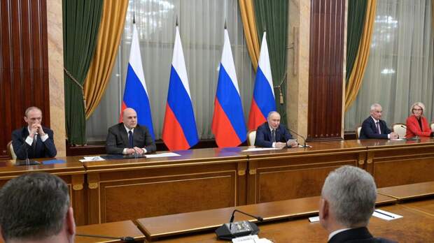 Историческое время: о чем Путин говорил на встрече с правительством