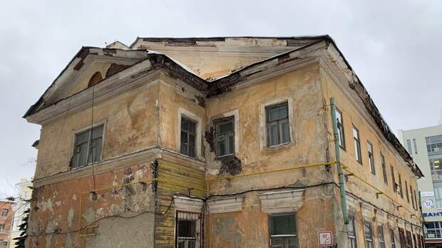 «Позорище стоит»: нижегородцы возмутились старыми домами у Московского вокзала